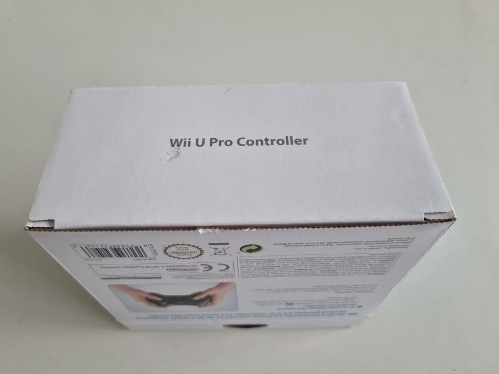 Wii U Pro Controller - zum Schließen ins Bild klicken