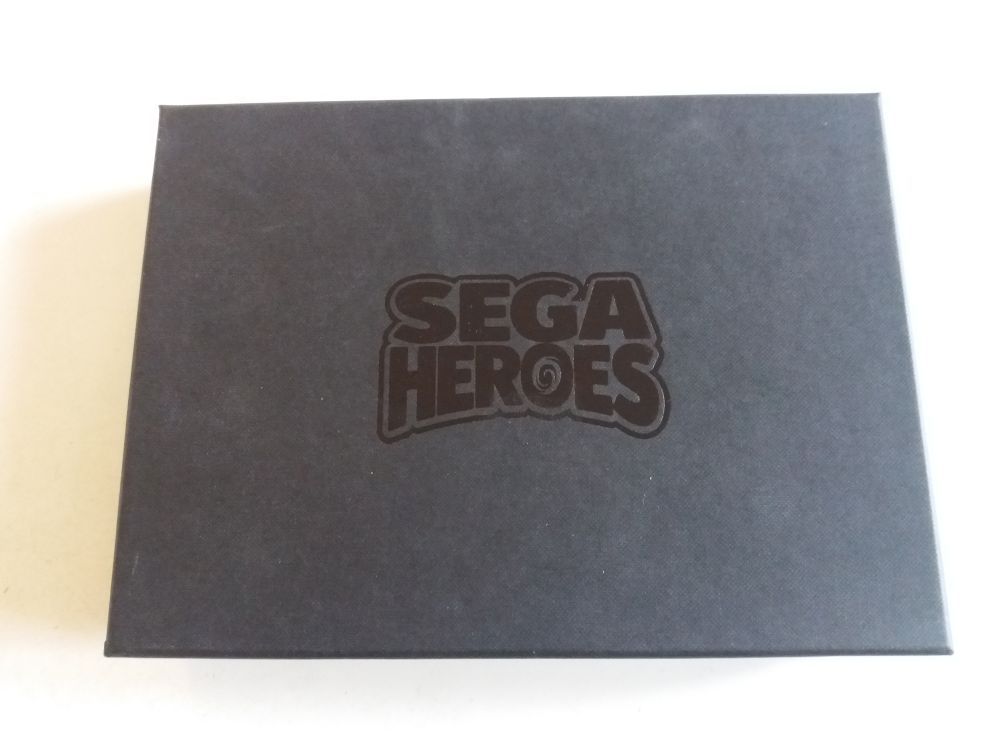 Sonic Heroes Promotional Pins - zum Schließen ins Bild klicken