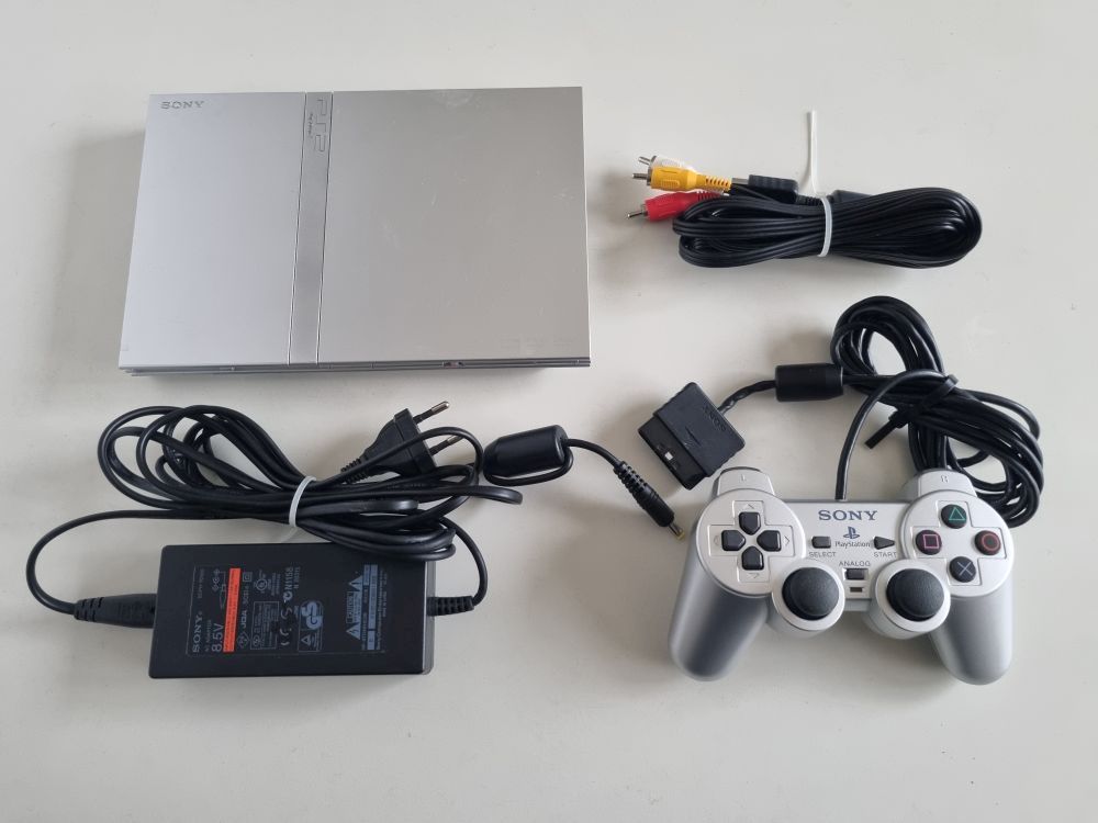 PS2 Console Slim SCPH-75004 - Silver - zum Schließen ins Bild klicken